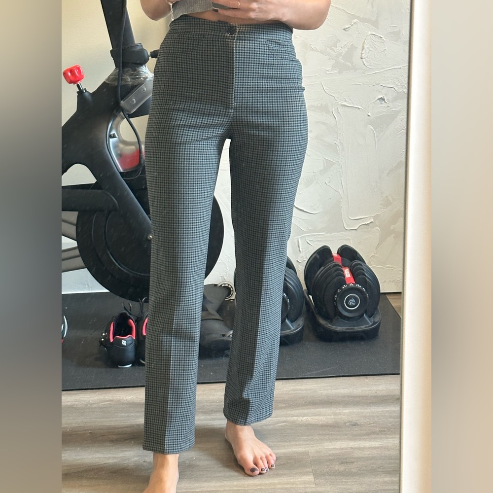 Aritzia trousers, size 0 barely worn, great condition.
